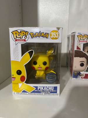 Funko Pop! Pokemon Pikachu #353 vinyl figure like new, box damaged