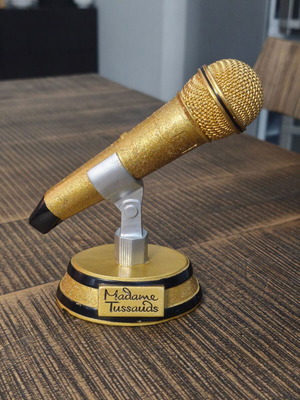 Madame Tussauds Glitter Microphone souvenir like new