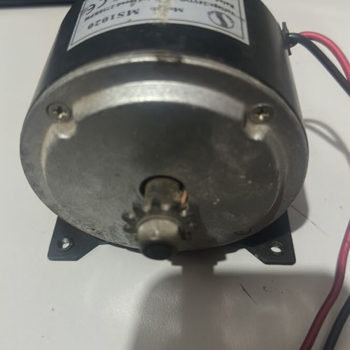 Motor 24 volt with small gear, 11 teeth