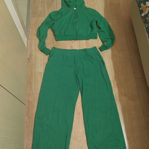 H&M sweatshirt and pants set used, green, sizes M and L