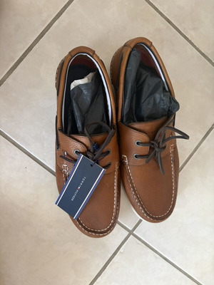 Tommy Hilfiger men's shoes size 43, new, brown moccasins