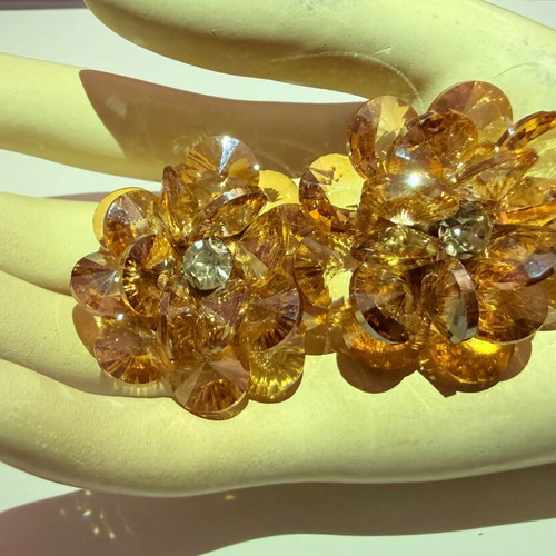 Earrings vintage with amber-colored crystals like new, gold tone