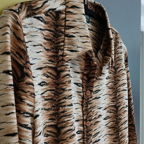 Canda women's shirt with animal print used, size 40/42