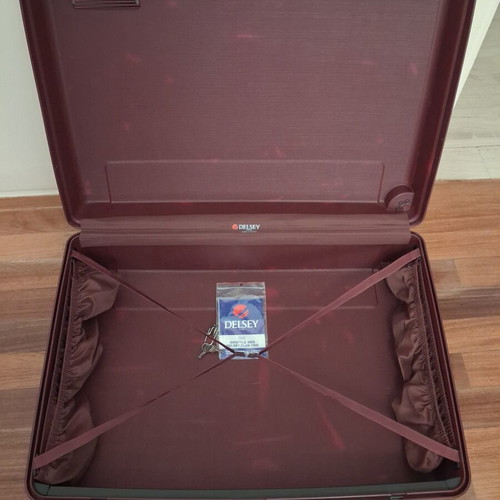 Delsey Vintage hard suitcase used, large size, hardshell
