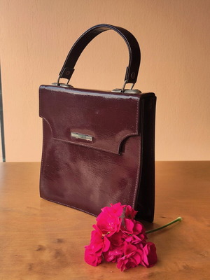 Vintage Italian burgundy patent leather handbag 70s-80s used
