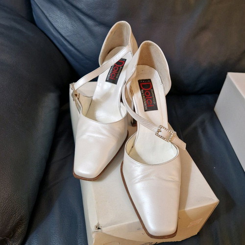 Sagiakos white pumps with square toe like new