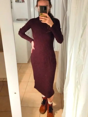Pull & Bear ribbed turtleneck midi dress like new, burgundy knit