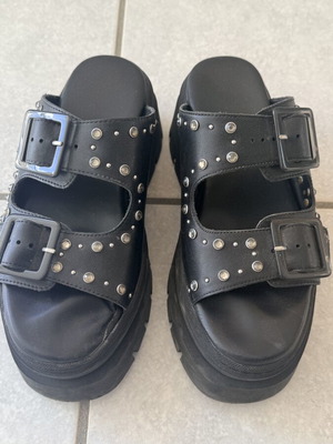 Dragon & Blaze μαύρες chunky πλατφόρμες Tsakiris Mallas μέγεθος 38 μεταχειρισμένες
