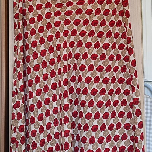 Zara Basic Midi Skirt with Floral Rose Pattern Size M like new