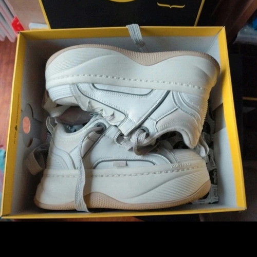 Buffalo platform sneakers like new, size 39, white and gray