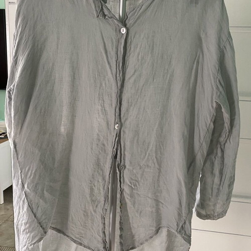 Women's shirt like new, size L, gray
