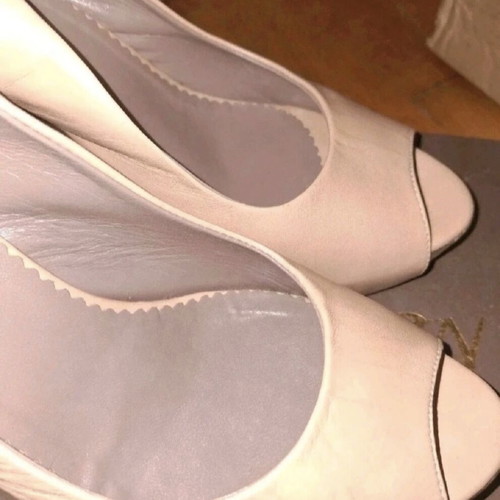 New Matic peep toe pumps nude size 39, like new, genuine leather