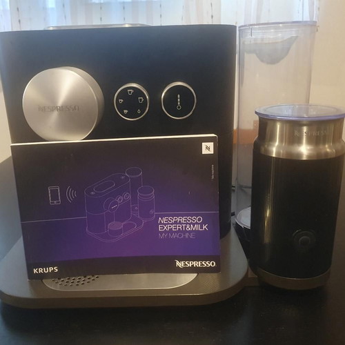 Krups Nespresso Expert & Milk coffee machine like new with milk frother