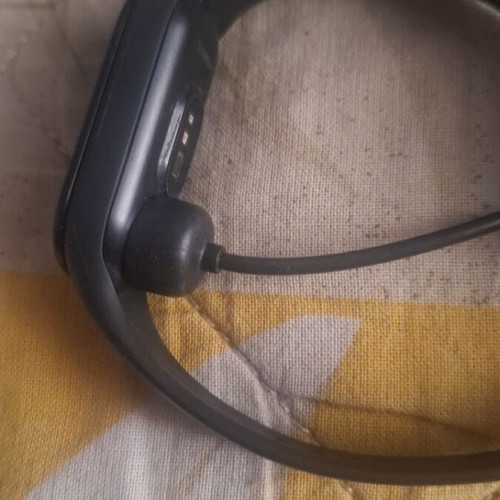 Xiaomi Smartband 7 like new, black with 1.62-inch AMOLED display