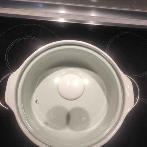 Serving dish new, heat-resistant for metal holder