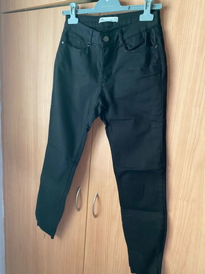 Black Zara pants size 36 like new, slim fit