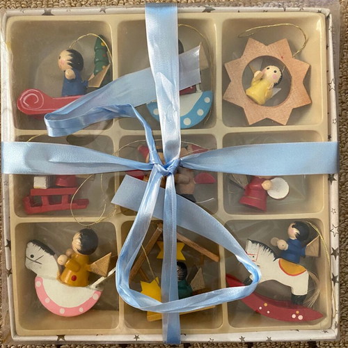 Vintage-style miniature wooden Christmas tree ornaments set