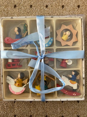 Vintage-style miniature wooden Christmas tree ornaments set