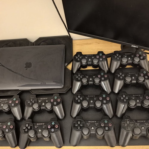 DualShock 3 and Sinaxis controllers like new for PlayStation 3