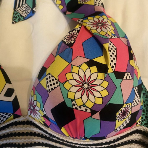 Crool bikini top like new, size M