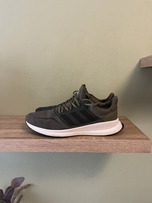 Adidas running shoes used, size 43 1/3, green