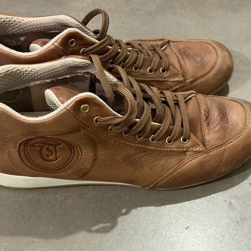 Athletic shoes like new, size 37