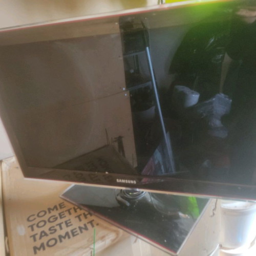 Samsung 32 TV used, defective antenna