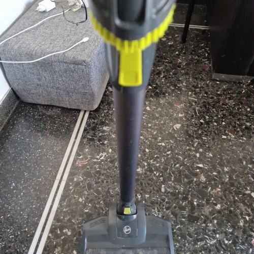 Vacuum Stick Hoover HF110H 011 cordless rechargeable vacuum like new