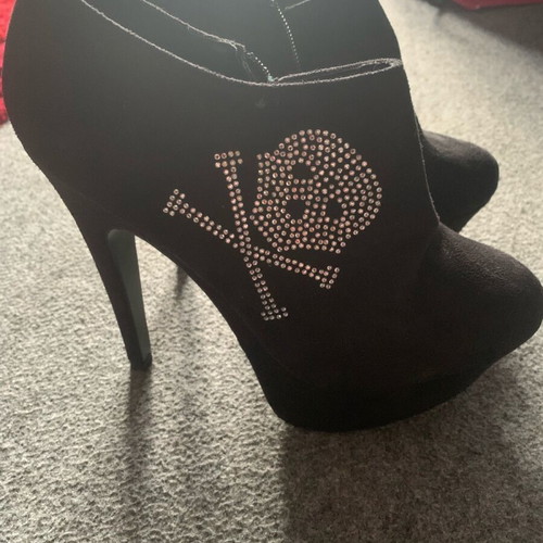 Ankle boot with platform black like new