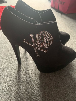Ankle boot with platform black like new