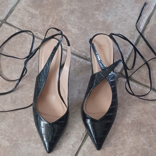 Strappy pumps like new, size 38