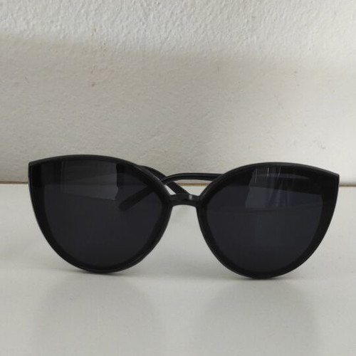 Cat Eye Sunglasses like new, black