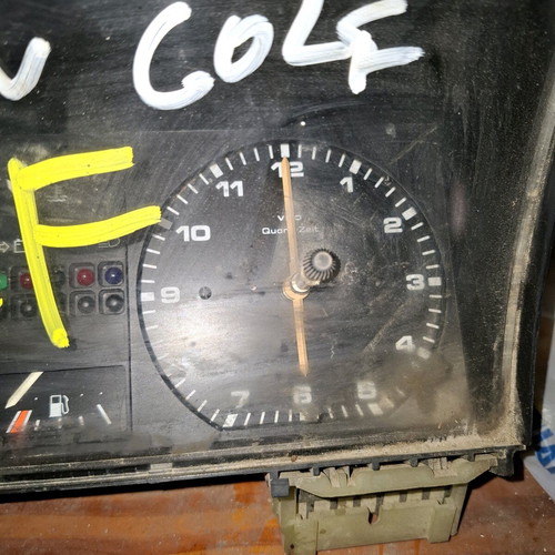 VW Golf 2 dashboard instruments with clock used