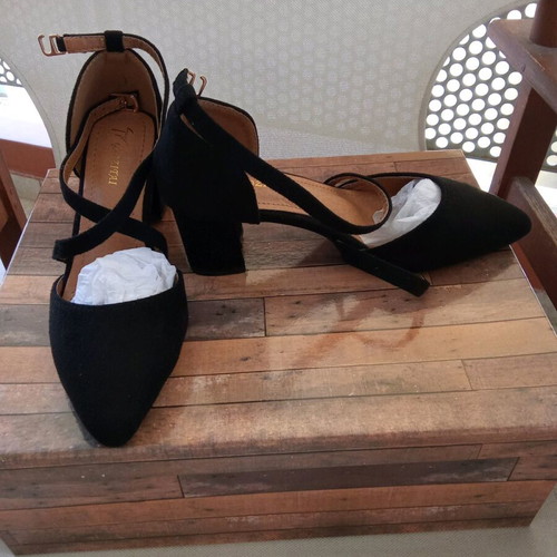 Suede heels with laces like new, size 36-36.5, black