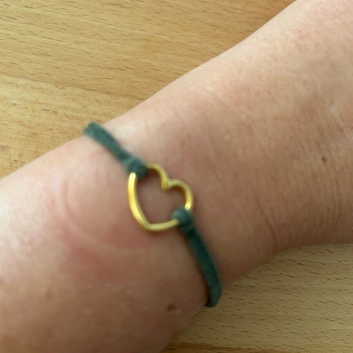 Lifelikes bracelet with heart like new