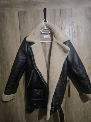 Stradivarius jacket black size M like new
