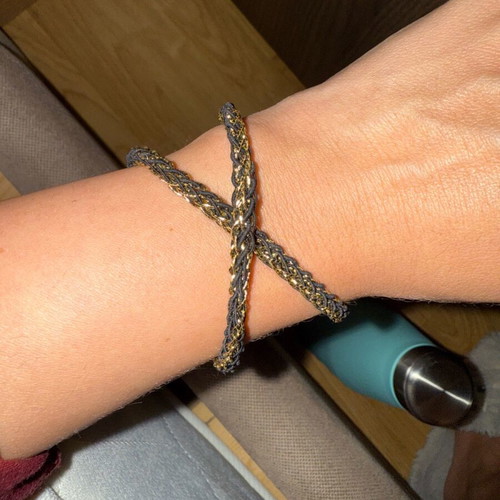 Bracelet impressive like new, black and gold
