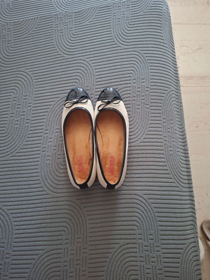 Ballerina shoes used, beige and black, size 39.5