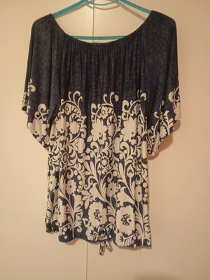 Elastic blouse like new convertible to strapless, white and blue, sizes L to XXXL