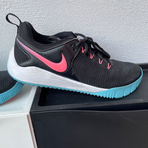 Nike women's volleyball athletic shoes used, size 41, with knee pads gift