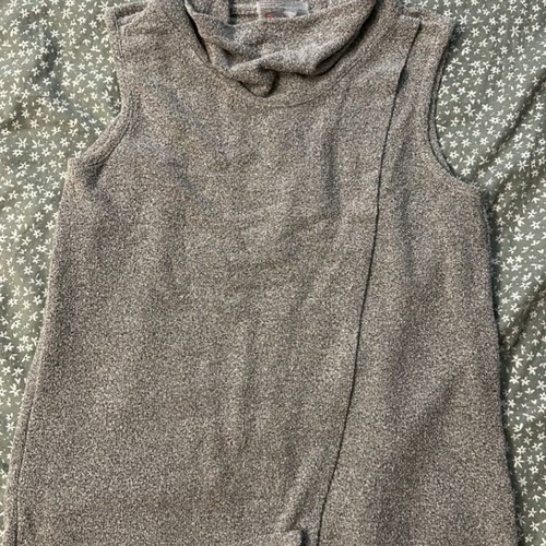 Gray sleeveless top with collar size S used, Street One