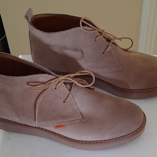 RAGAZZΑ chukka suede boots size 38 like new, puro color