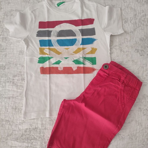 Benetton kids' t-shirt and red shorts used, size 5 years