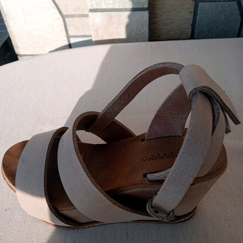 Catarina Martins platform shoes like new, handmade leather, beige