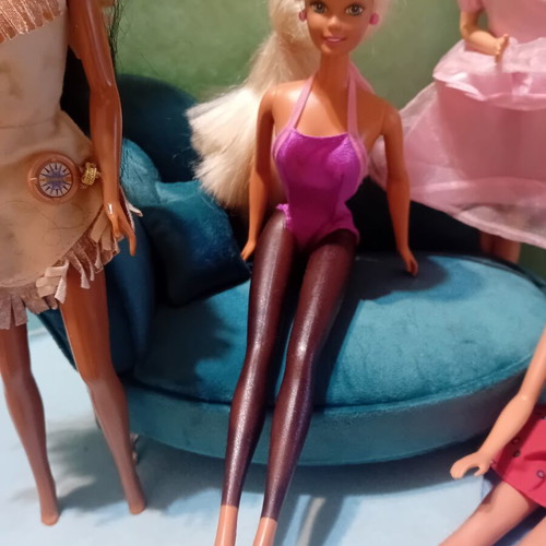 Barbies vintage lot used, 3 different dolls including Pocahontas