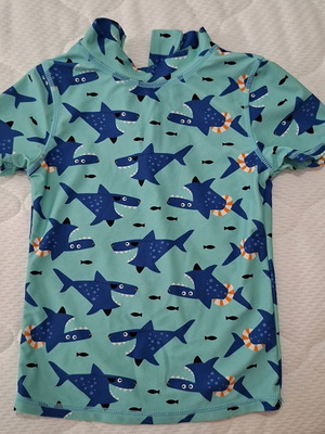 Sun protection shirt Du pareil turquoise with shark print for kids 4-5 years
