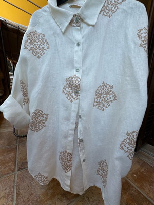 Women's linen shirt like new, size M, white