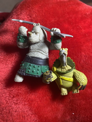 King Fu Panta figures, like new, set of two