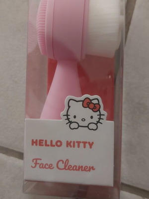 Hello Kitty Face Cleaning Brush new