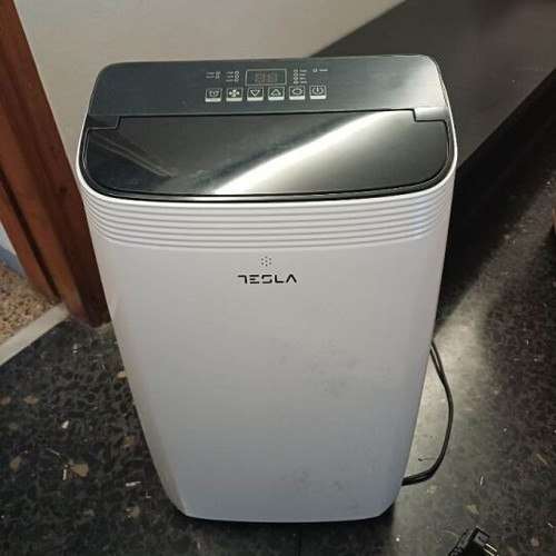 Tesla Portable Air Conditioner Cooling and Heating like new, 2024 model
